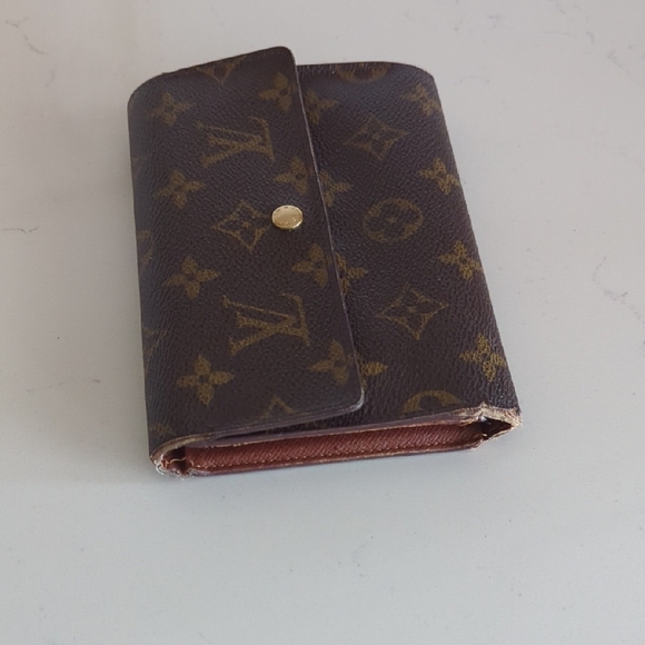 Louis Vuitton Porte Tressor Wallet - Picture 16 of 17